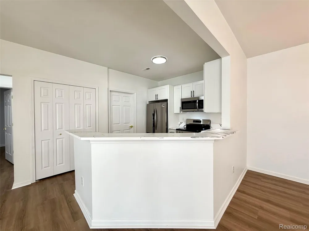 18107 Chesapeake Circle Commerce Charter Township, MI 48390