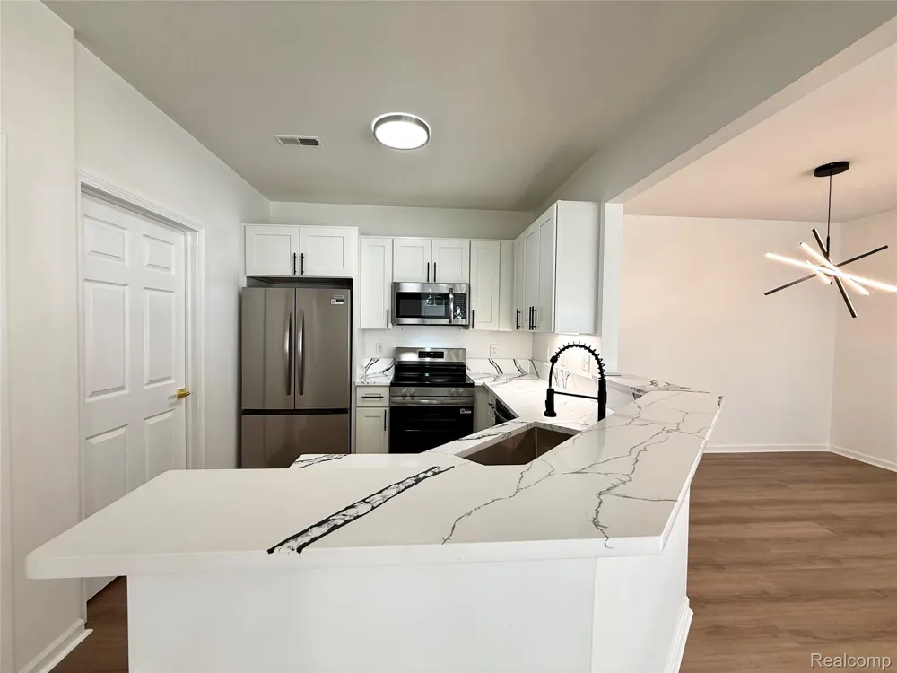 18107 Chesapeake Circle Commerce Charter Township, MI 48390