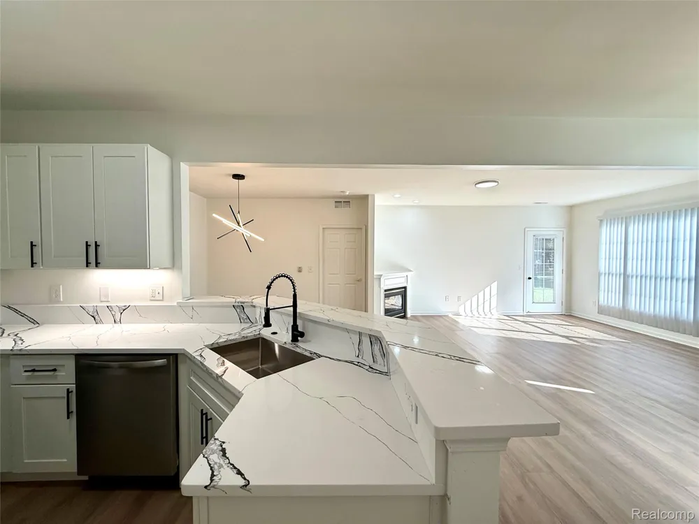 18107 Chesapeake Circle Commerce Charter Township, MI 48390