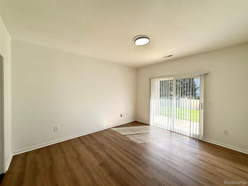 18107 Chesapeake Circle Commerce Charter Township, MI 48390