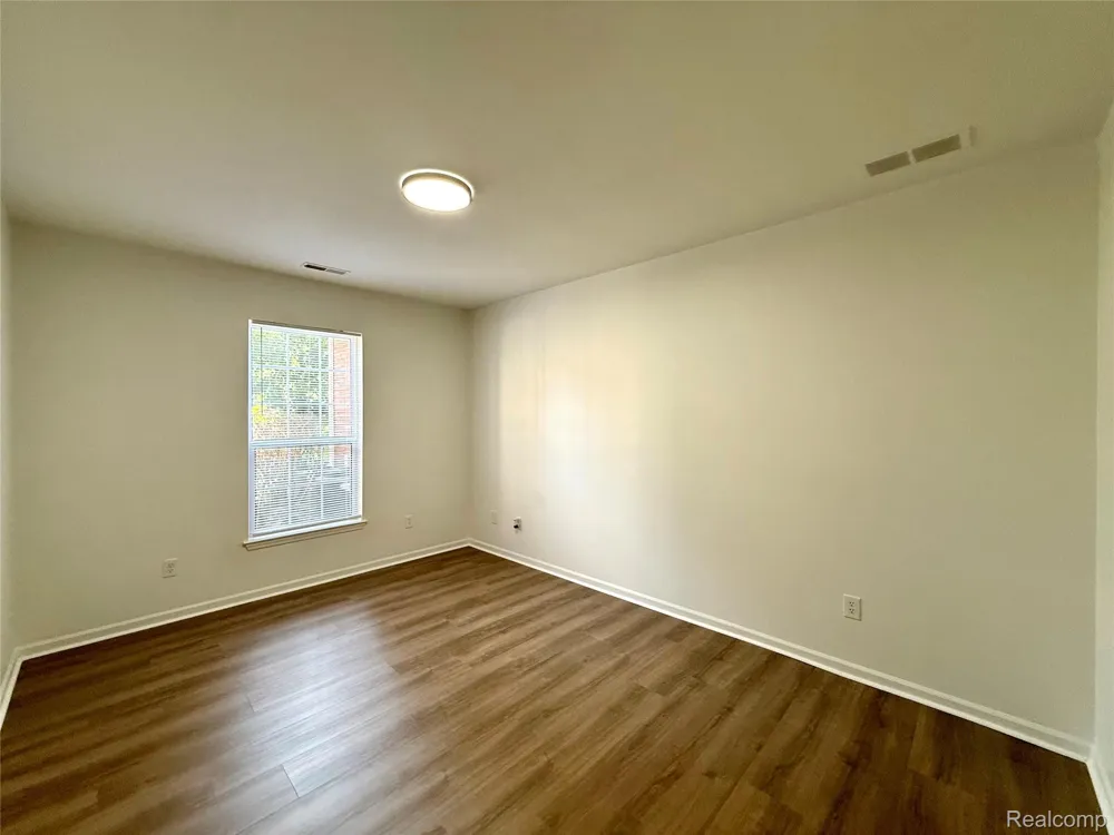 18107 Chesapeake Circle Commerce Charter Township, MI 48390