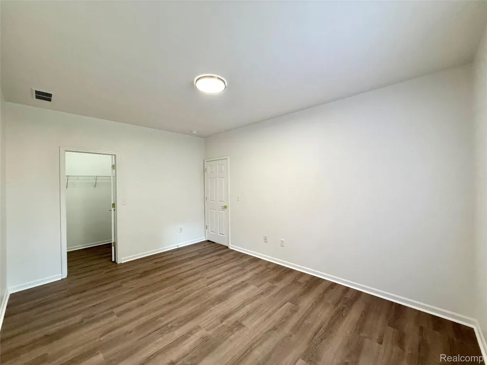 18107 Chesapeake Circle Commerce Charter Township, MI 48390