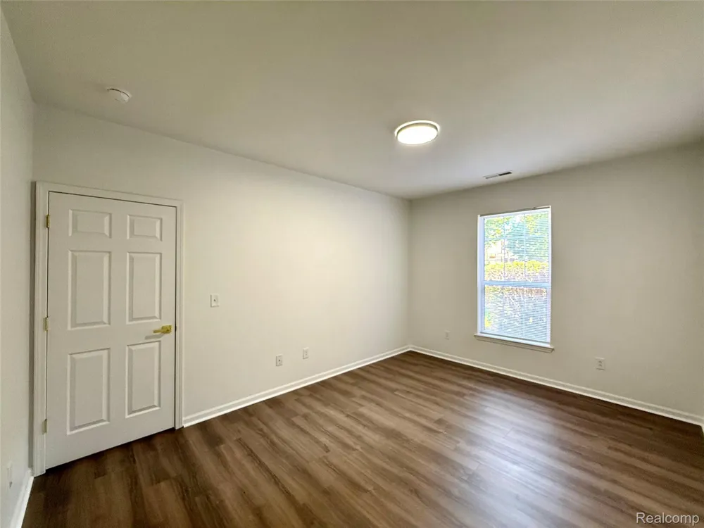 18107 Chesapeake Circle Commerce Charter Township, MI 48390