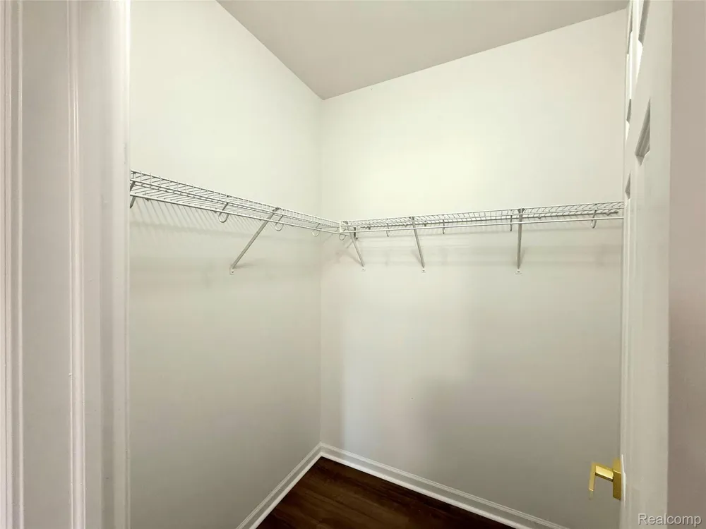18107 Chesapeake Circle Commerce Charter Township, MI 48390