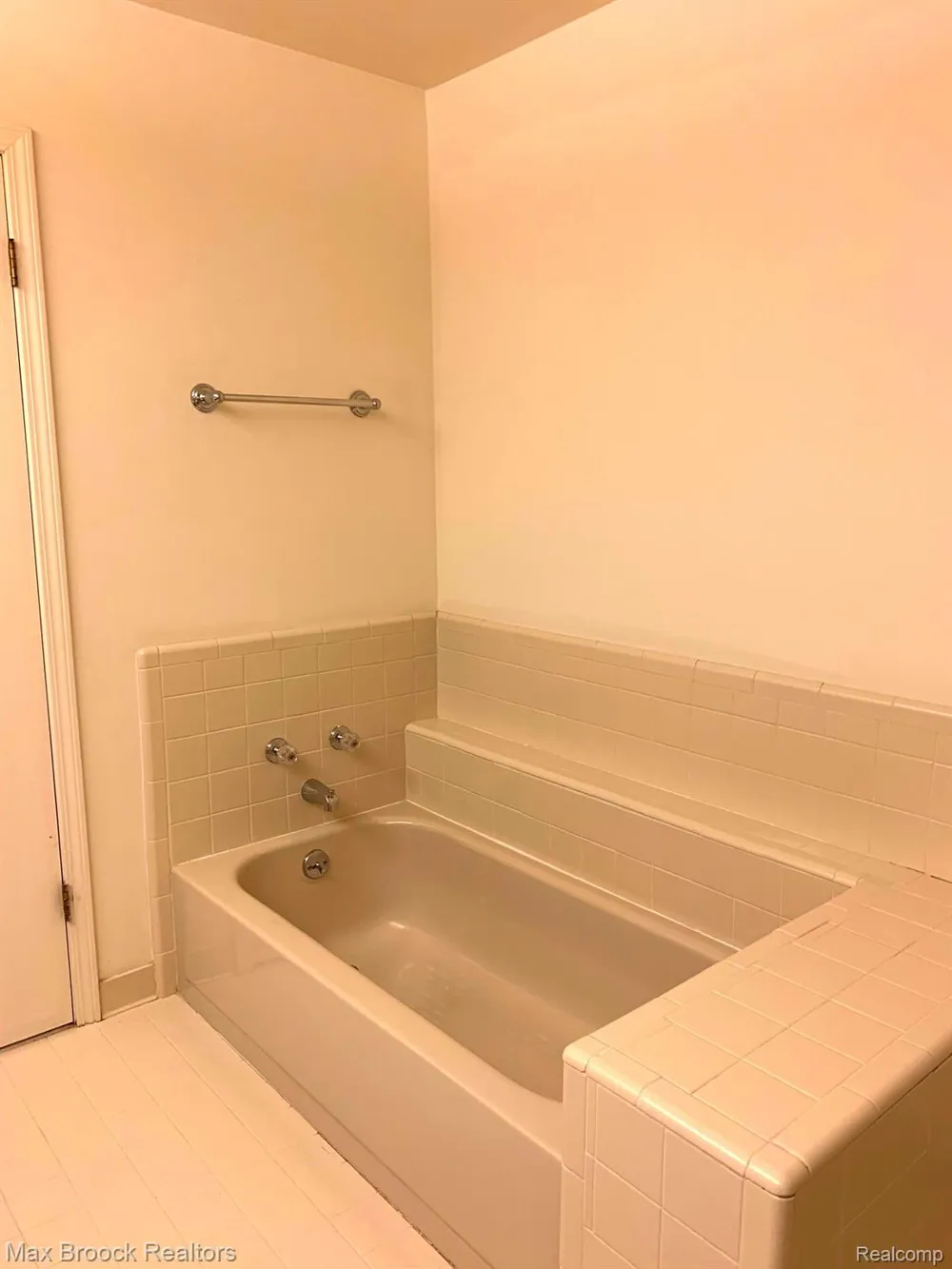 6798 CHIMNEY SWEEP West Bloomfield Charter Township, MI 48322