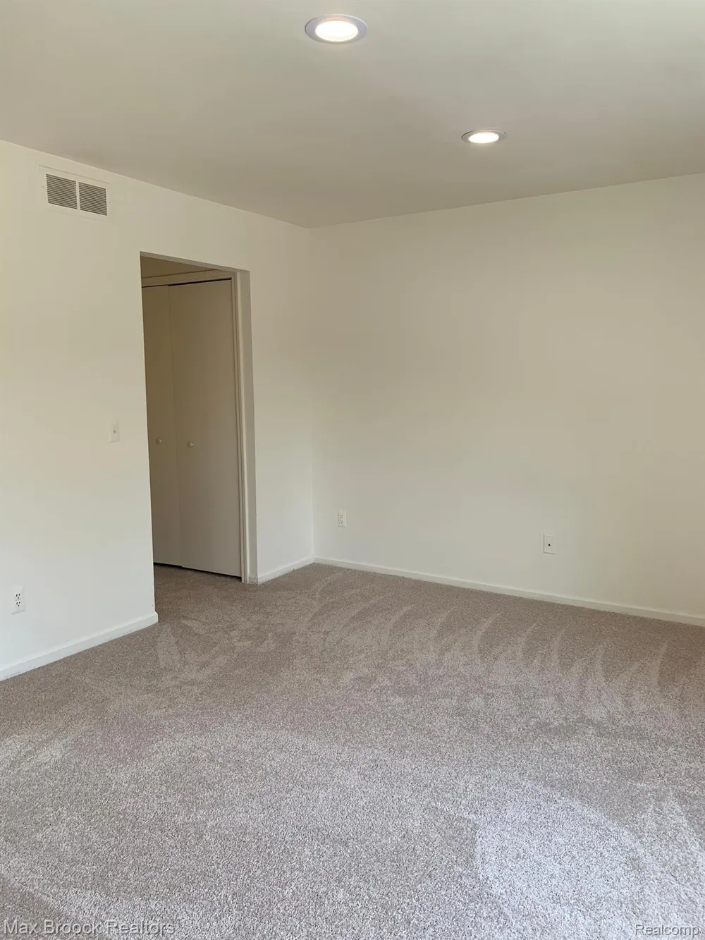 6798 CHIMNEY SWEEP West Bloomfield Charter Township, MI 48322