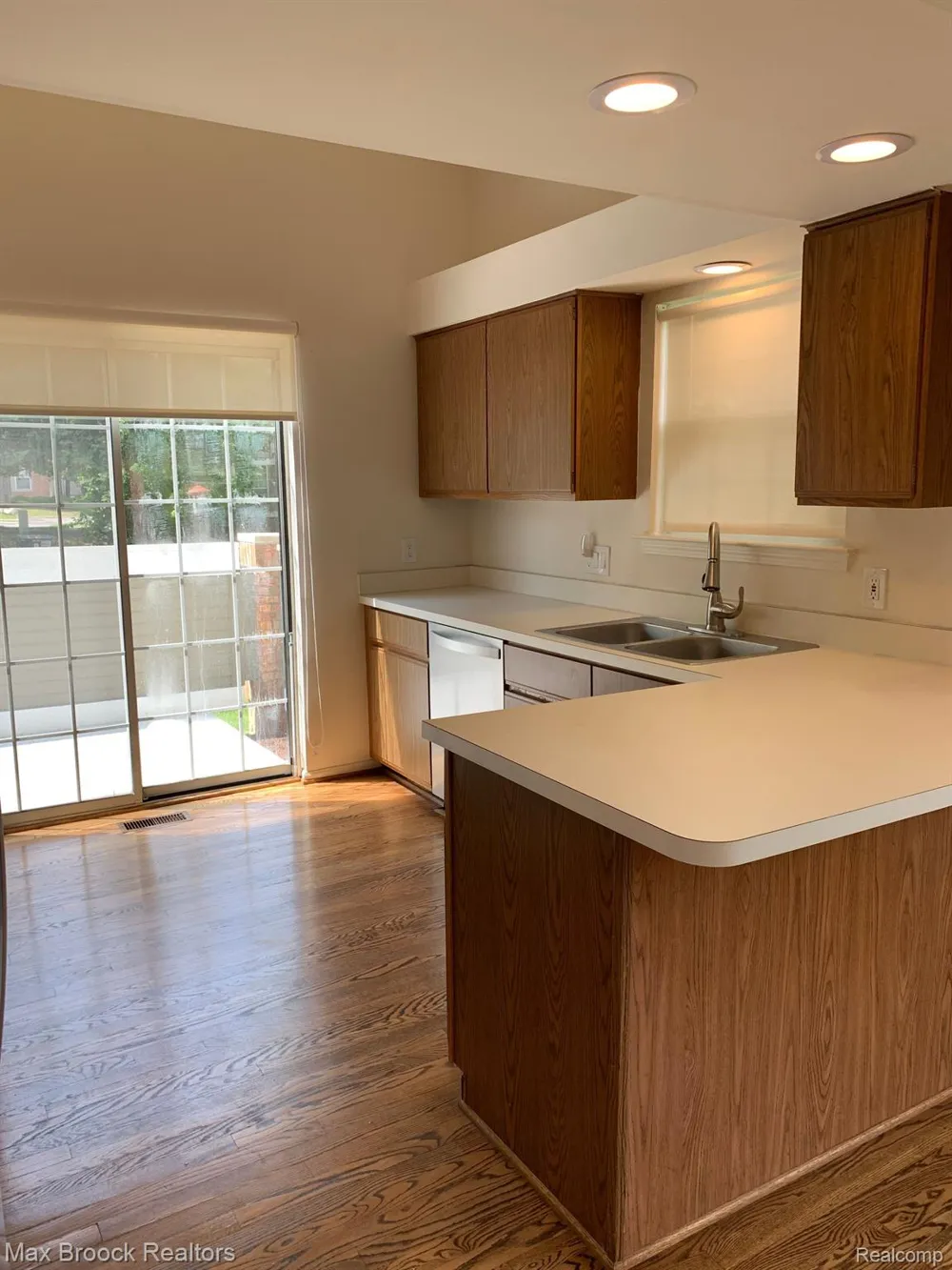 6798 CHIMNEY SWEEP West Bloomfield Charter Township, MI 48322