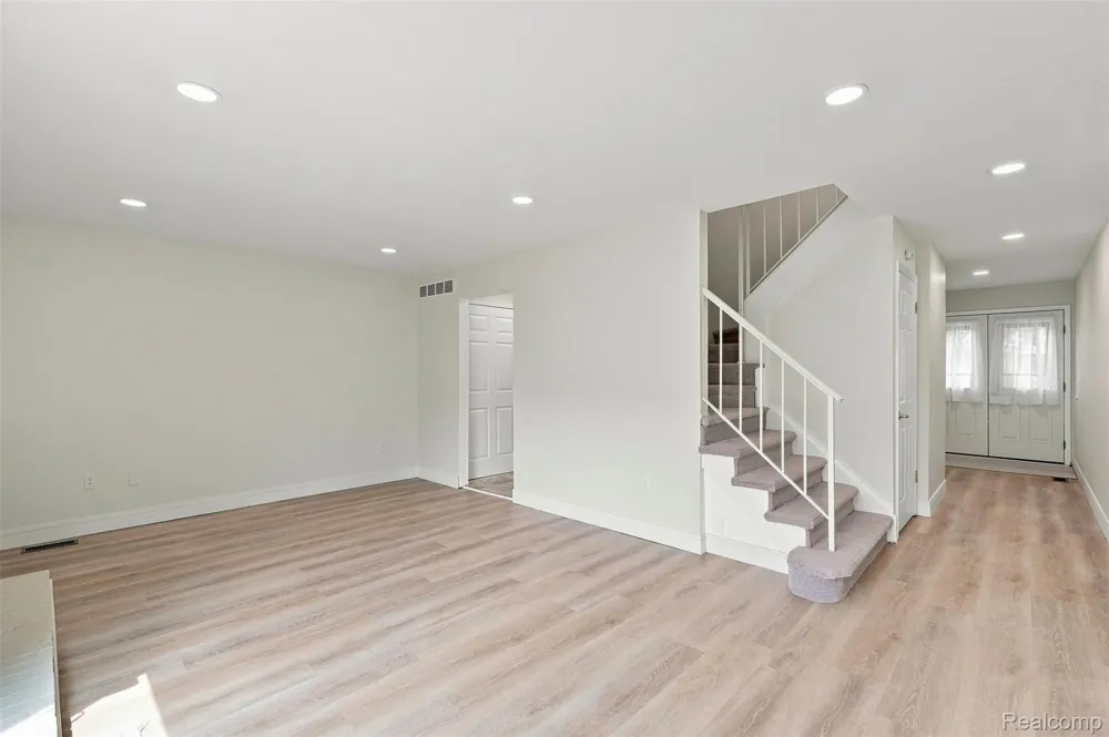 1813 Wickham Royal Oak Charter Township, MI 48073
