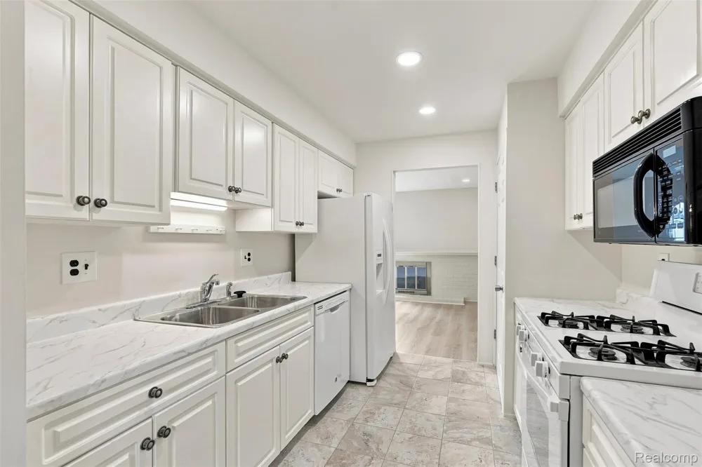 1813 Wickham Royal Oak Charter Township, MI 48073