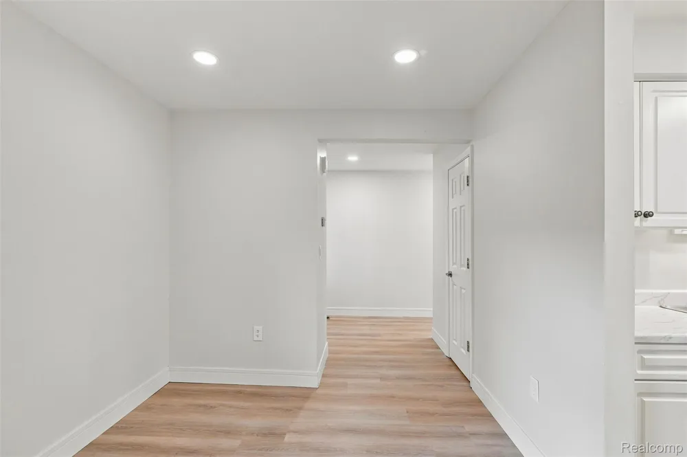1813 Wickham Royal Oak Charter Township, MI 48073
