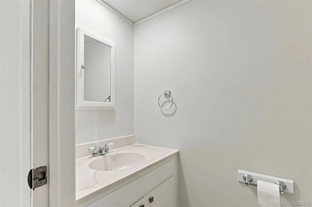 1813 Wickham Royal Oak Charter Township, MI 48073