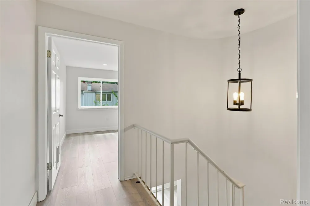1813 Wickham Royal Oak Charter Township, MI 48073