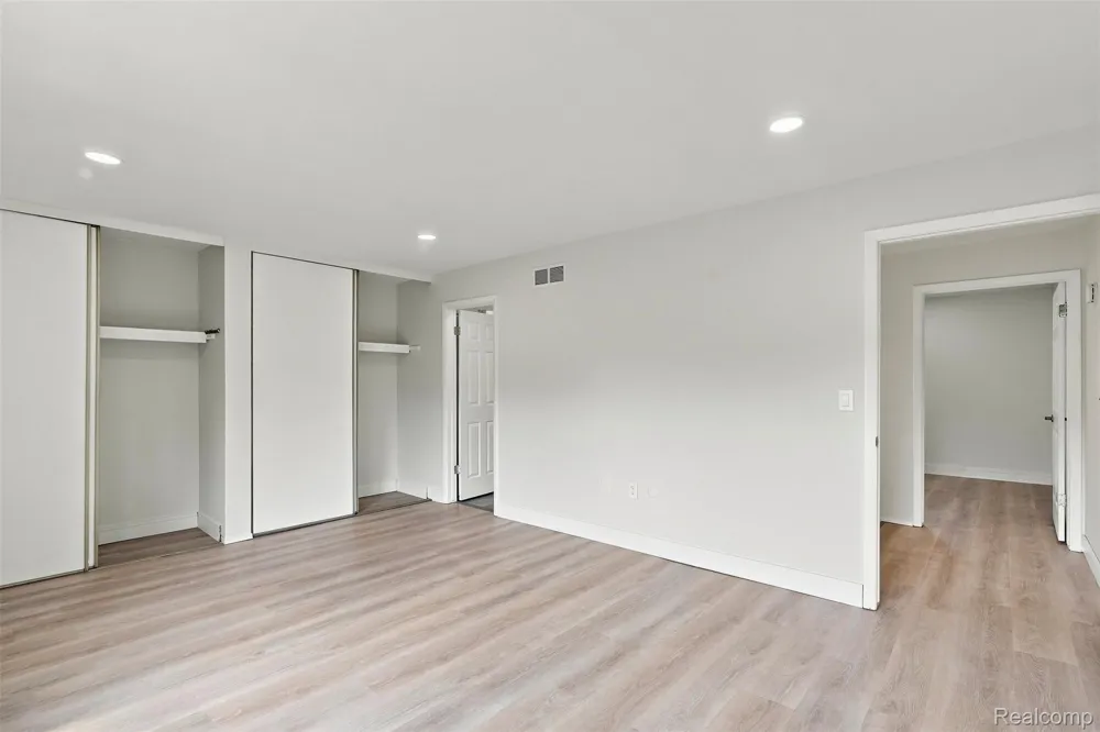 1813 Wickham Royal Oak Charter Township, MI 48073