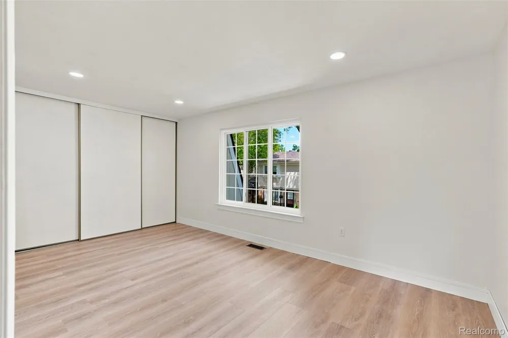 1813 Wickham Royal Oak Charter Township, MI 48073