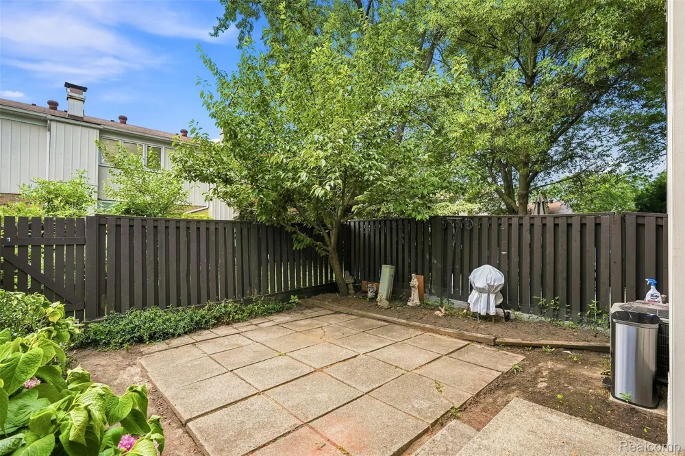 1813 Wickham Royal Oak Charter Township, MI 48073