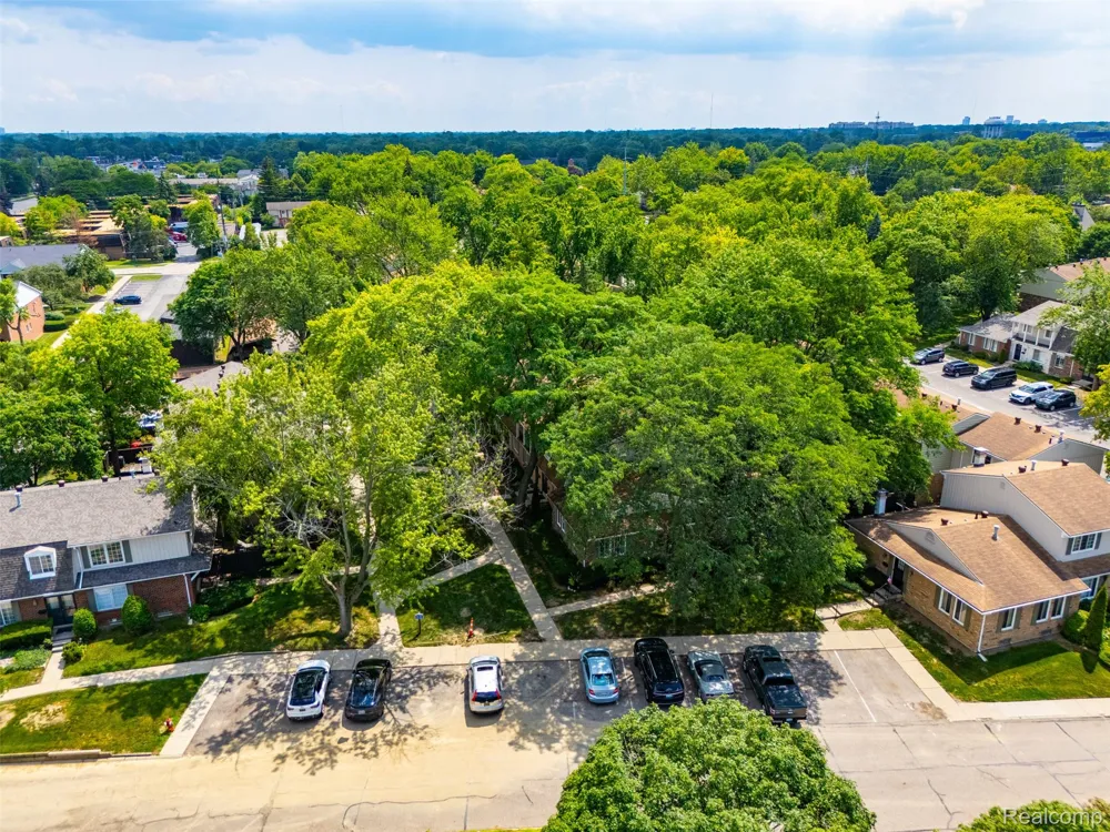 1813 Wickham Royal Oak Charter Township, MI 48073