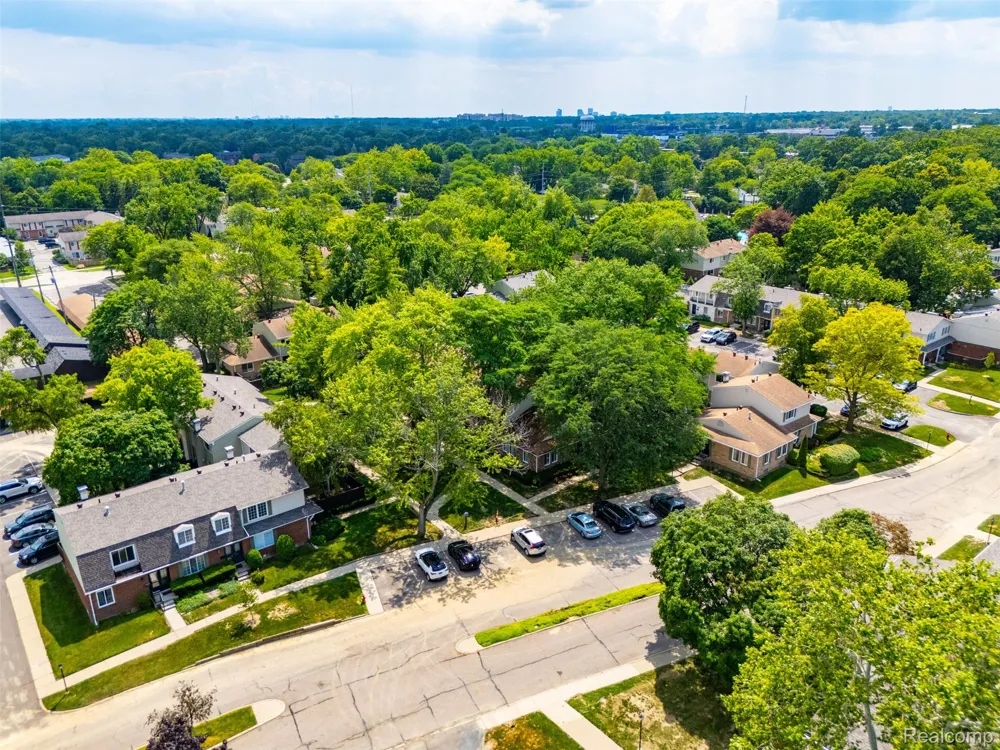 1813 Wickham Royal Oak Charter Township, MI 48073