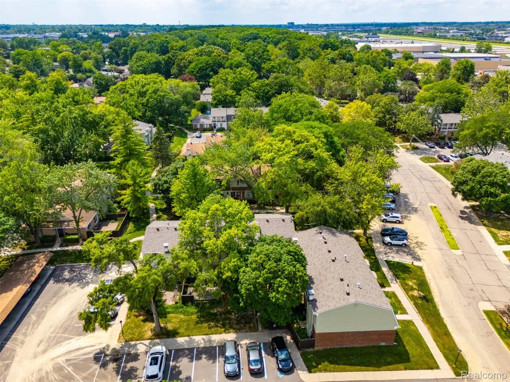 1813 Wickham Royal Oak Charter Township, MI 48073