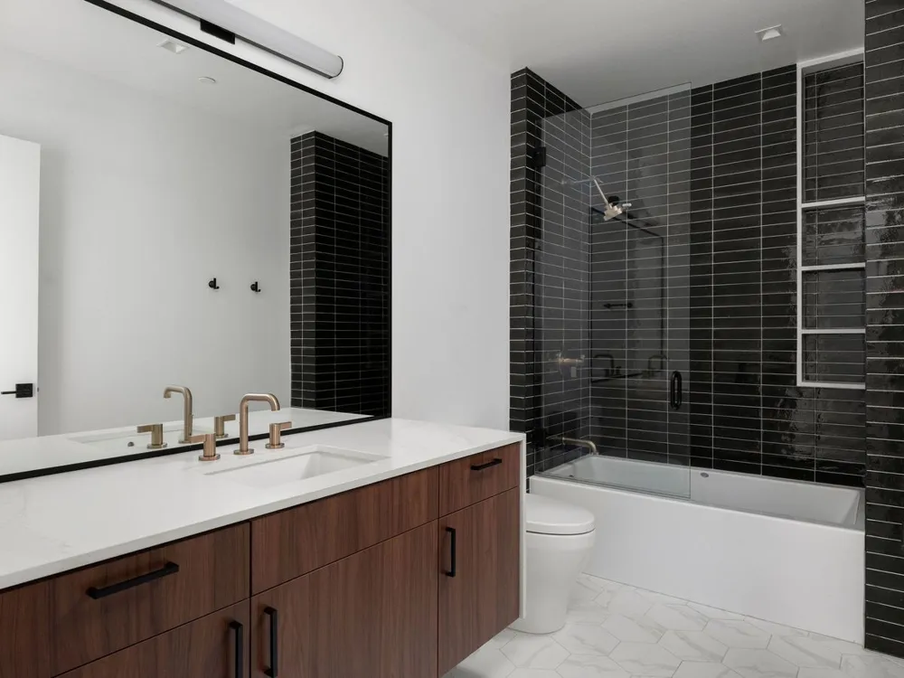 1006 Baylor Street #202 Austin, TX 78703