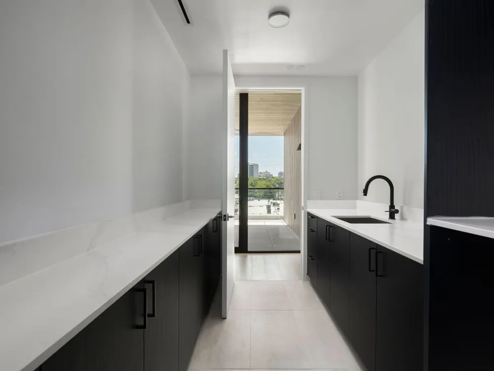 1006 Baylor Street #202 Austin, TX 78703