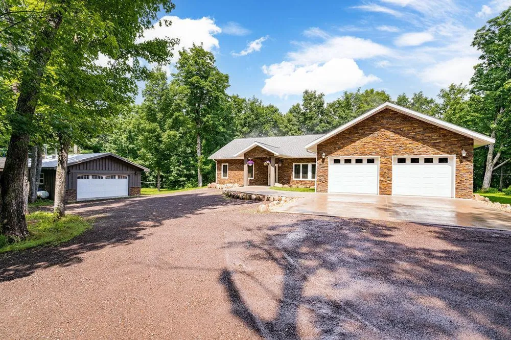 5669-1 W Park Hill Road Finland, MN 55603