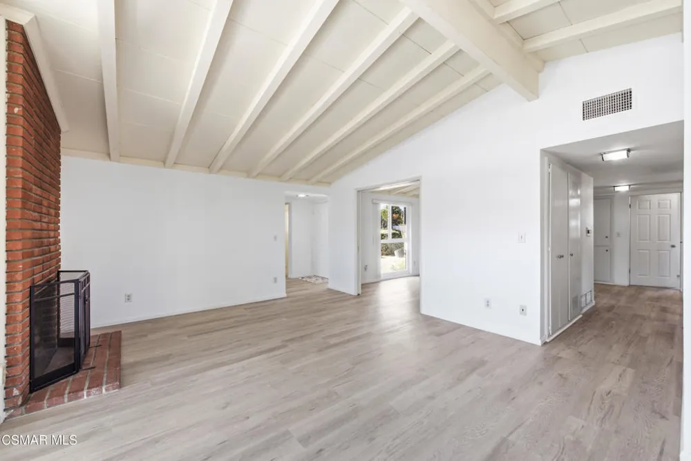 7850 Capistrano Avenue West Hills, CA 91304