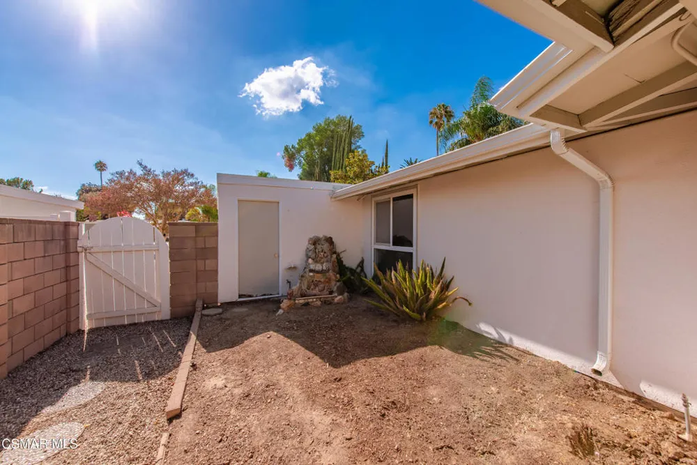 7850 Capistrano Avenue West Hills, CA 91304