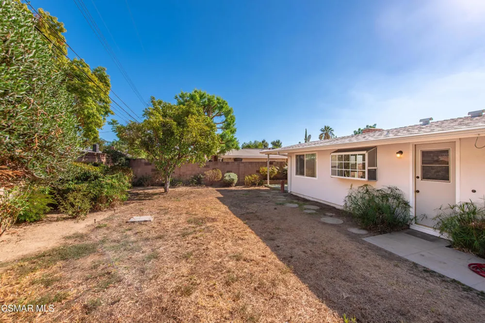 7850 Capistrano Avenue West Hills, CA 91304