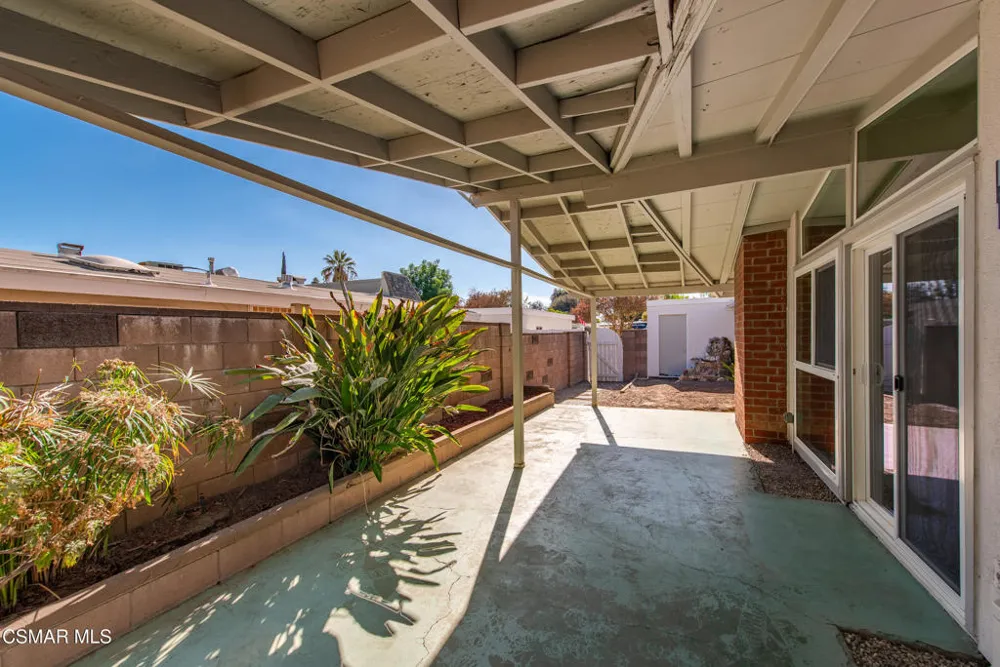 7850 Capistrano Avenue West Hills, CA 91304