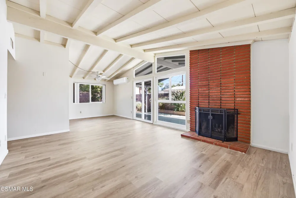 7850 Capistrano Avenue West Hills, CA 91304