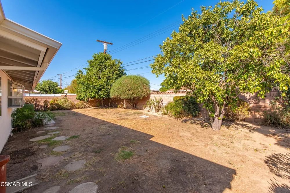 7850 Capistrano Avenue West Hills, CA 91304
