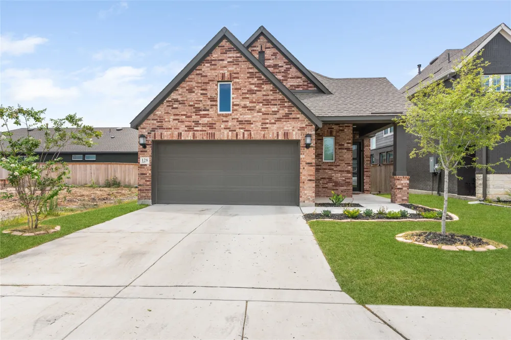 128 Radnor Road New Braunfels, TX 78130