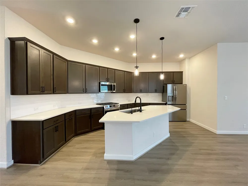 128 Radnor Road New Braunfels, TX 78130
