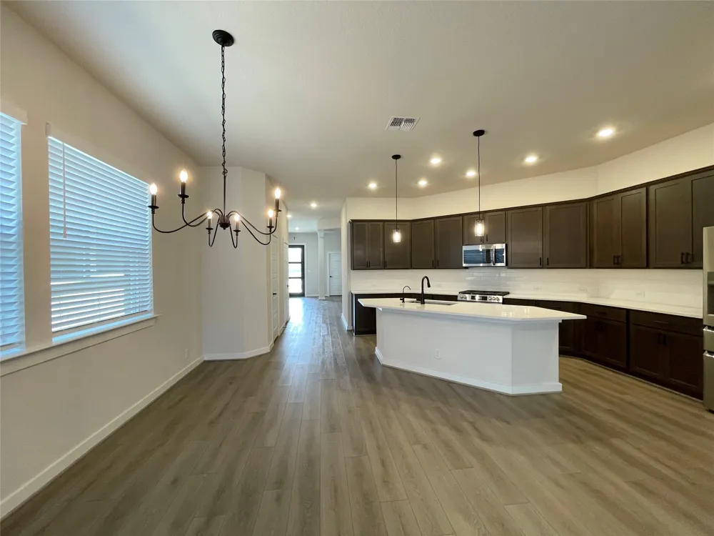 128 Radnor Road New Braunfels, TX 78130