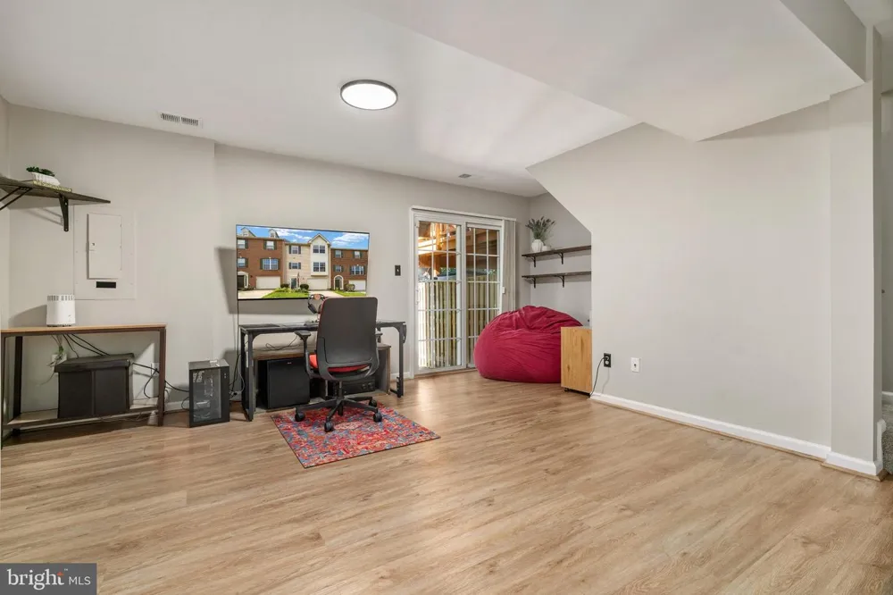 545 SPARKLEBERRY TERRACE NE Leesburg, VA 20176