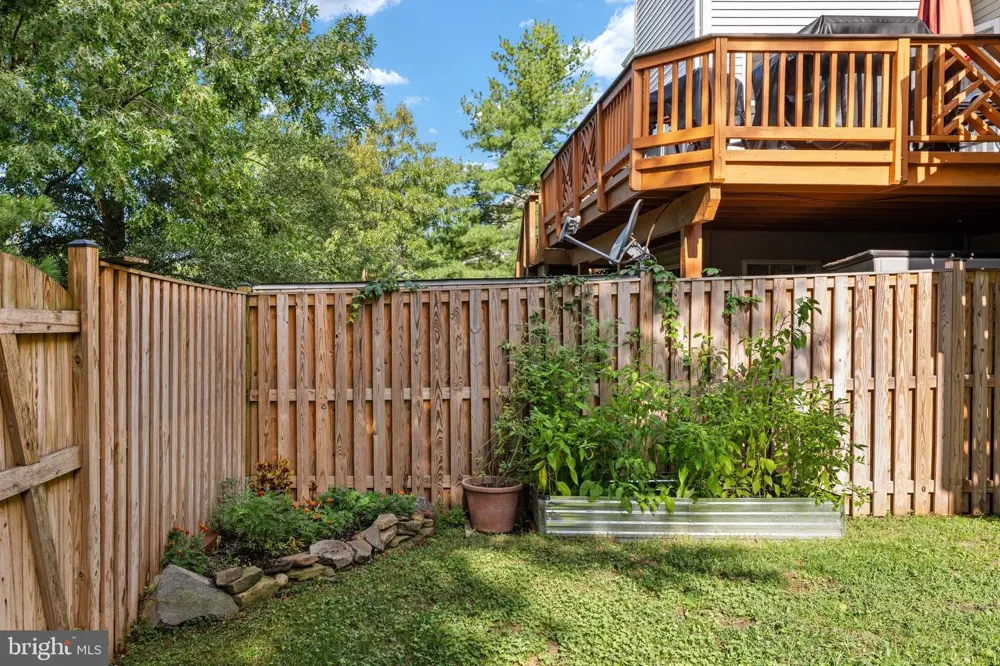 545 SPARKLEBERRY TERRACE NE Leesburg, VA 20176