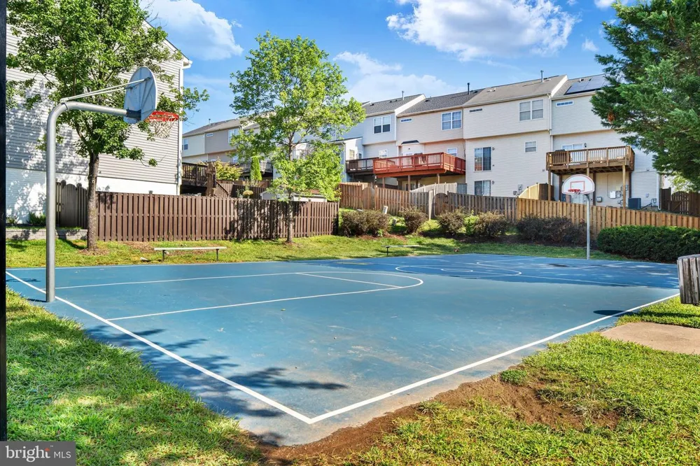 545 SPARKLEBERRY TERRACE NE Leesburg, VA 20176