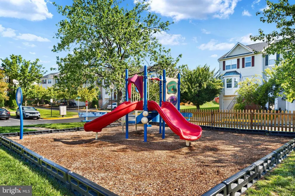 545 SPARKLEBERRY TERRACE NE Leesburg, VA 20176
