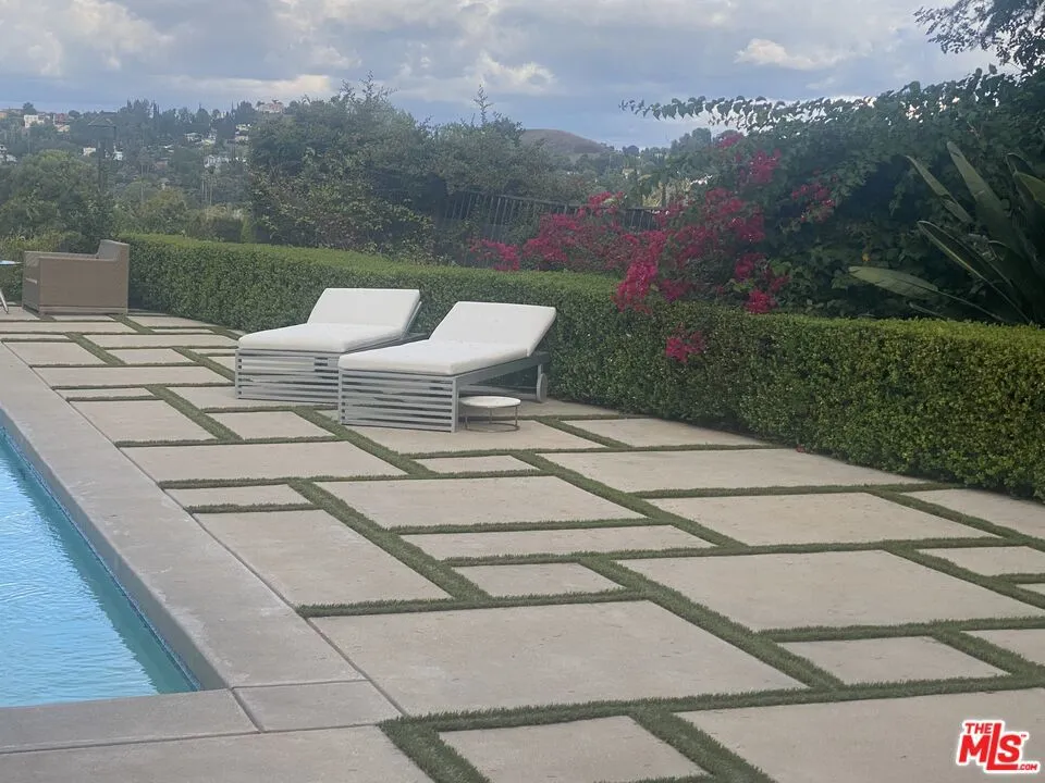 4230 Park Alisal Calabasas, CA 91302