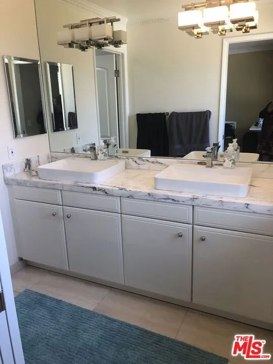 4230 Park Alisal Calabasas, CA 91302