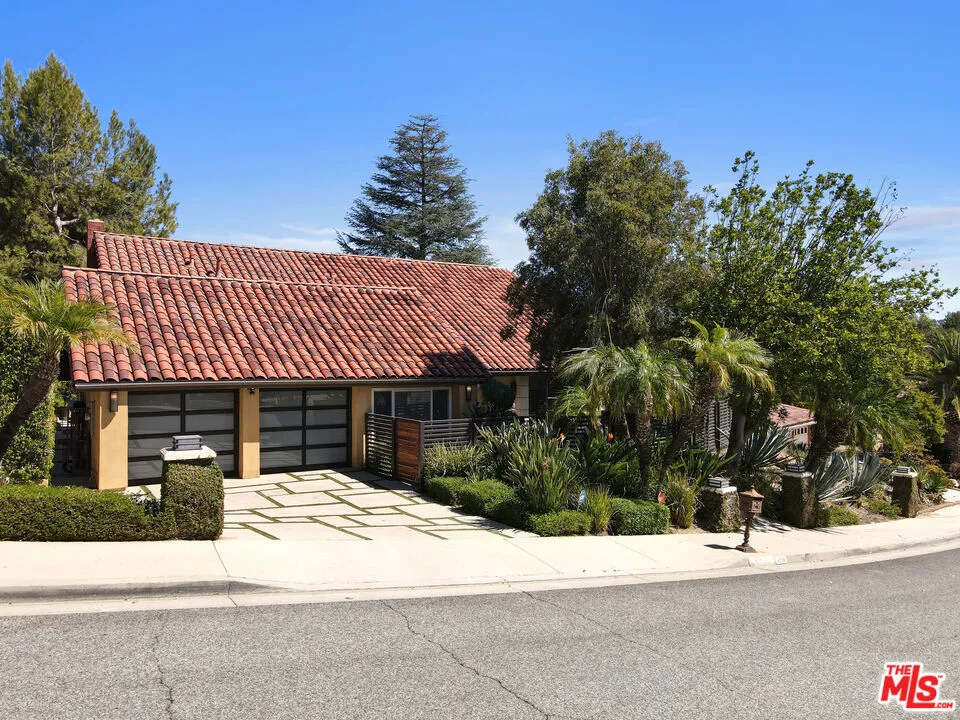 4230 Park Alisal Calabasas, CA 91302