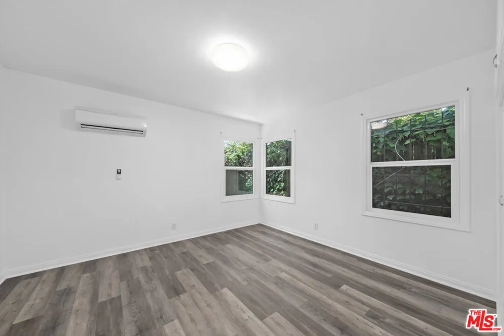 8708 W Sherwood Drive West Hollywood, CA 90069