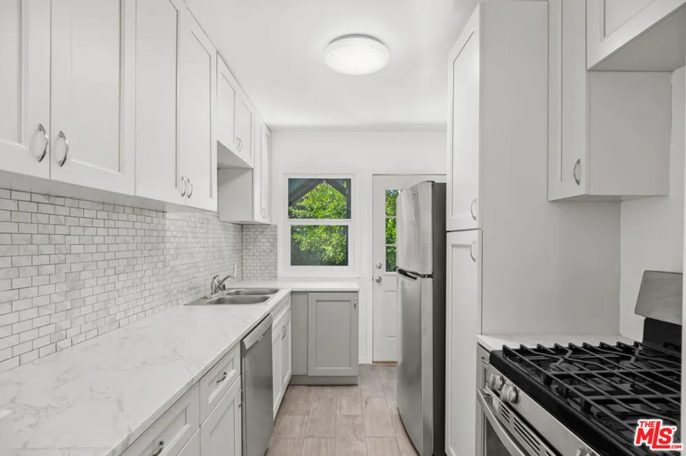 8708 W Sherwood Drive West Hollywood, CA 90069
