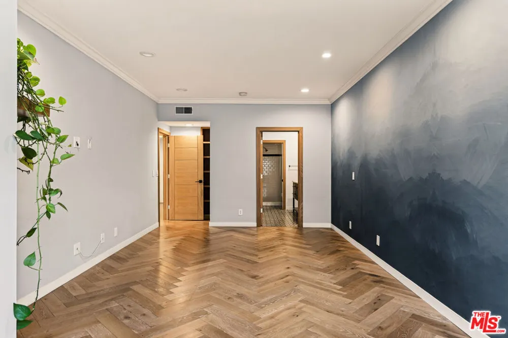 11667 Gorham Avenue #201 Los Angeles, CA 90049