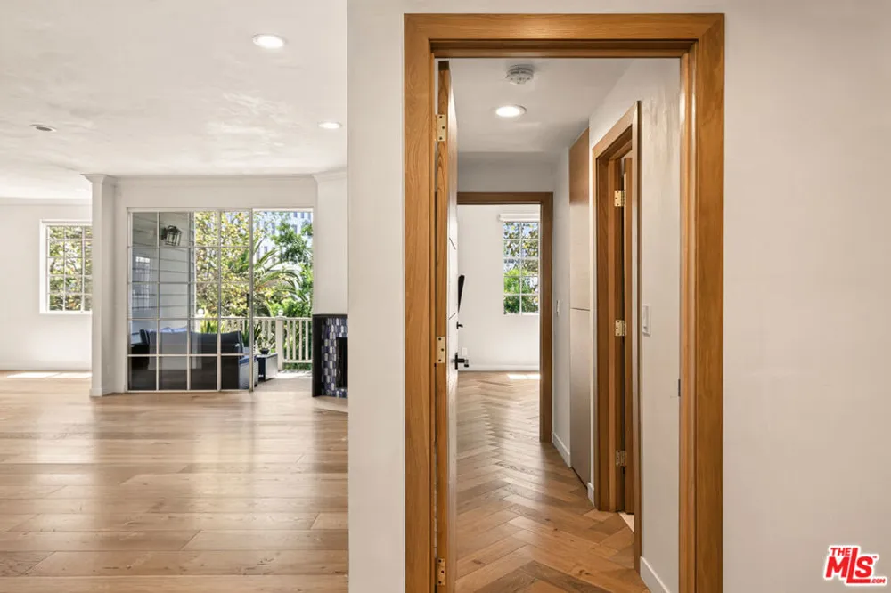 11667 Gorham Avenue #201 Los Angeles, CA 90049