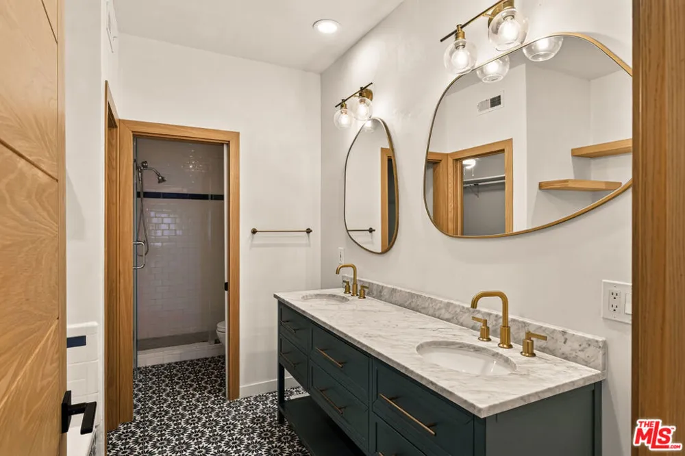 11667 Gorham Avenue #201 Los Angeles, CA 90049