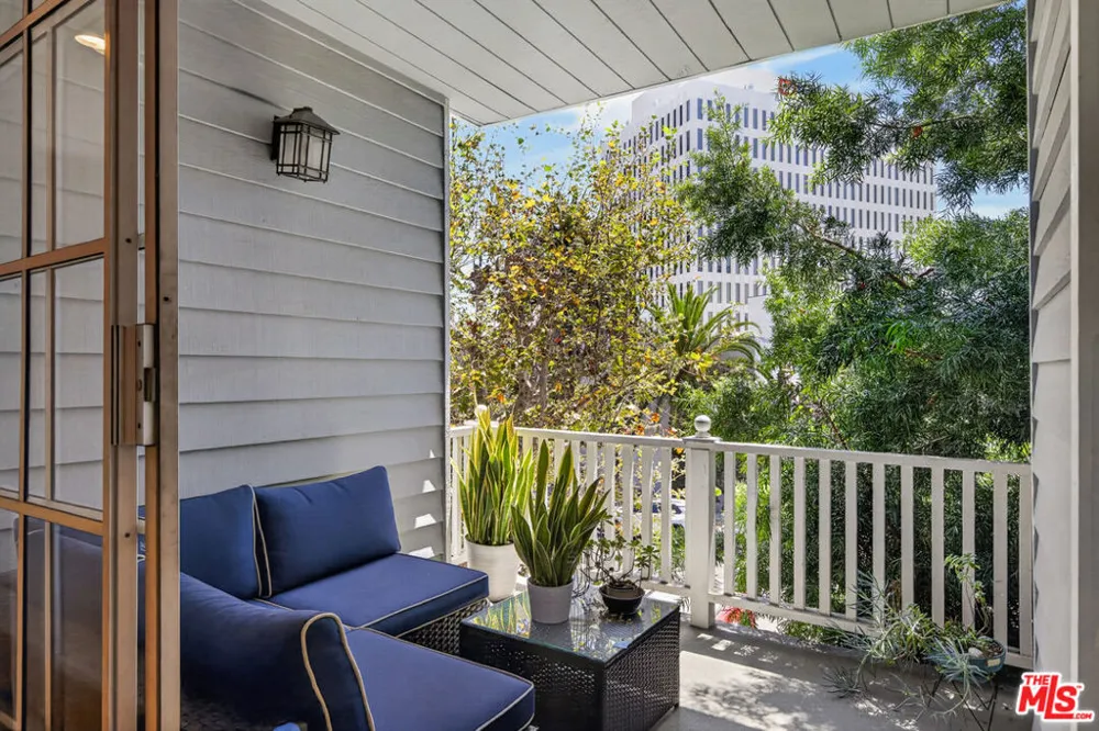11667 Gorham Avenue #201 Los Angeles, CA 90049