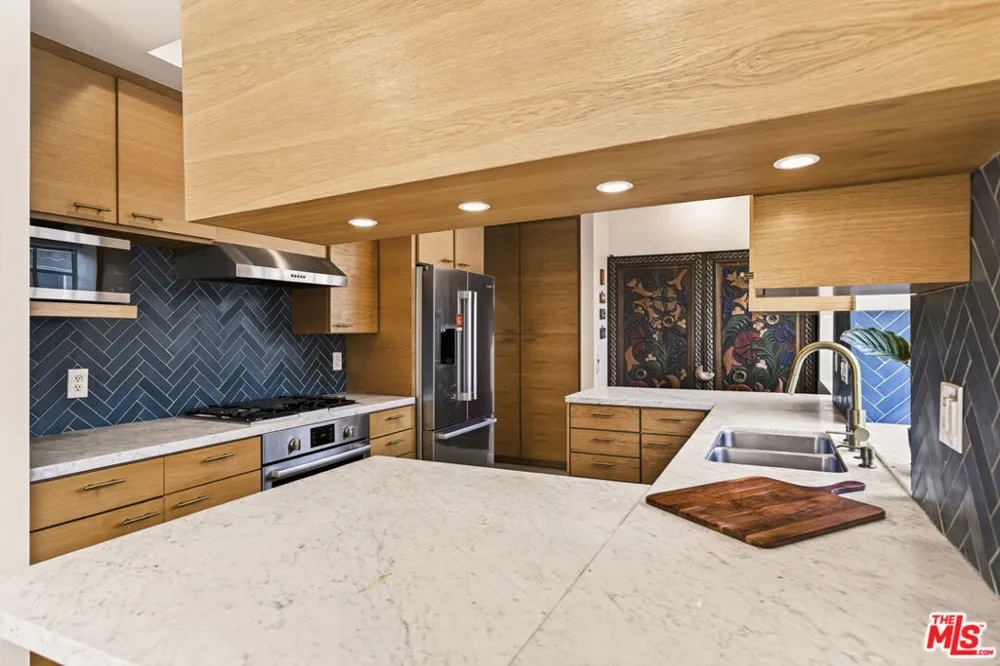 11667 Gorham Avenue #201 Los Angeles, CA 90049