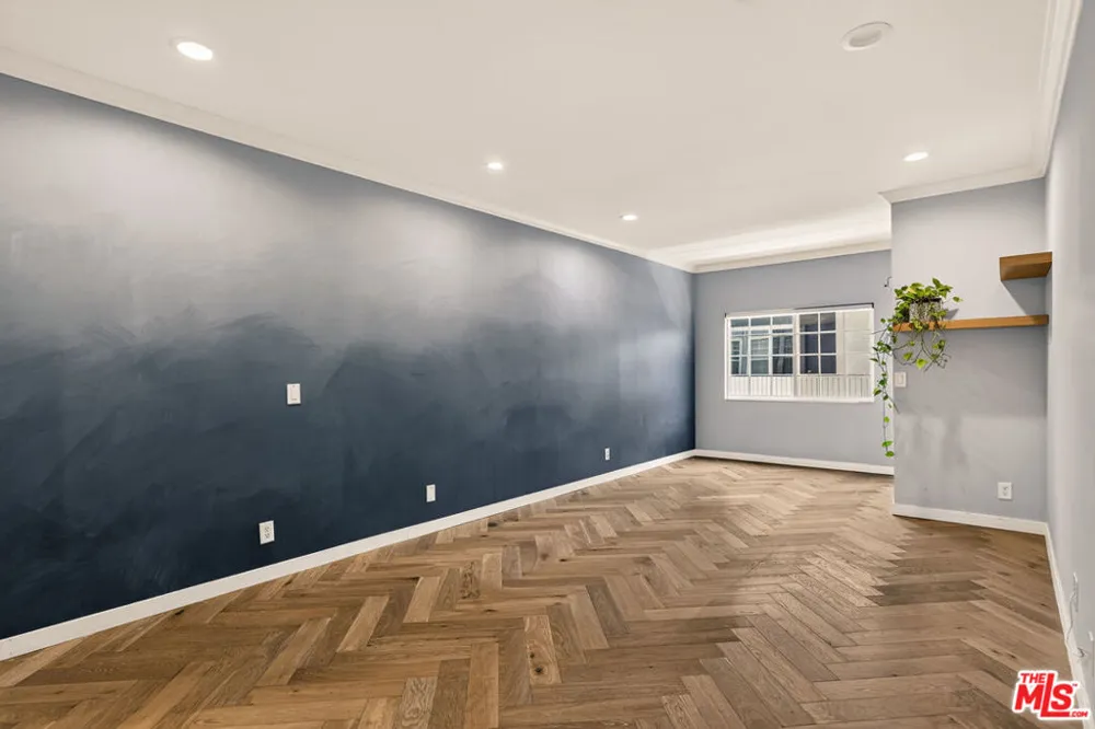 11667 Gorham Avenue #201 Los Angeles, CA 90049