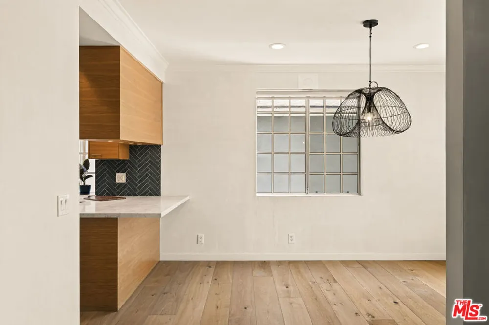 11667 Gorham Avenue #201 Los Angeles, CA 90049